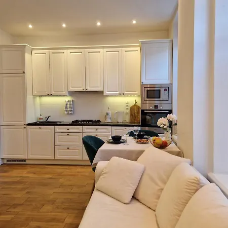 Lovely In Old Town Apartment