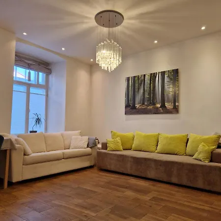 Lovely In Old Town Apartment *